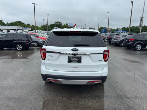 Used 2017 Ford Explorer XLT AWD/4WD image 4