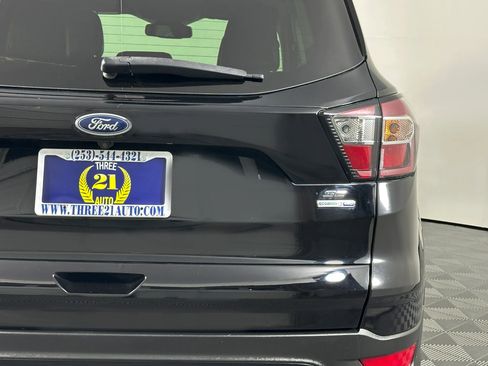 Used 2018 Ford Escape SE w/ Ford Safe & Smart Package AWD/4WD image 11