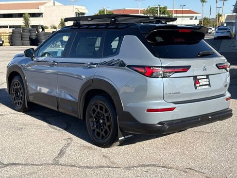 New 2026 Mitsubishi Outlander AWD image 6