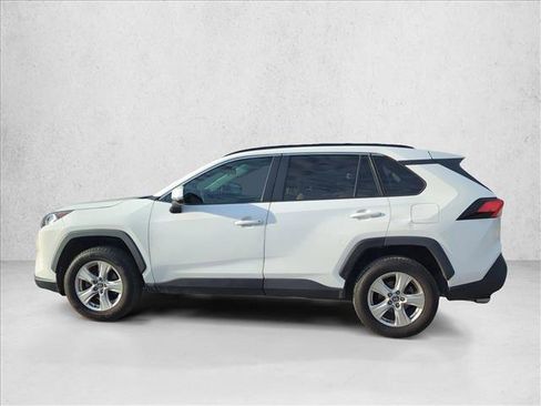 Used 2021 Toyota RAV4 XLE FWD image 5