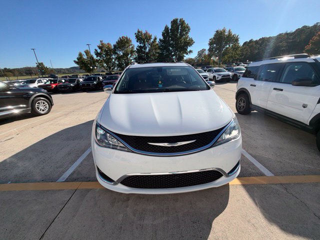 Used 2017 Chrysler Pacifica Limited FWD image 5