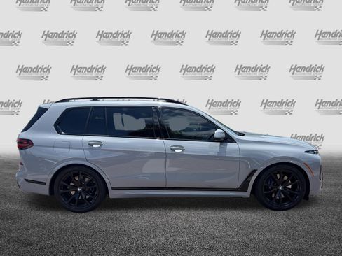 Used 2024 BMW X7 xDrive40i w/ M Sport Package AWD/4WD image 11