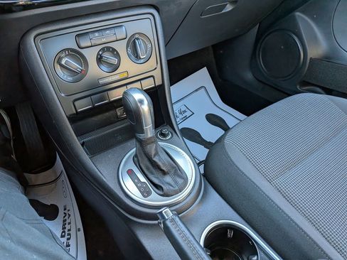 Used 2019 Volkswagen Beetle 2.0T S image 20