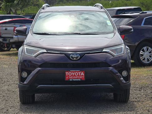 Used 2017 Toyota RAV4 XLE AWD/4WD image 6