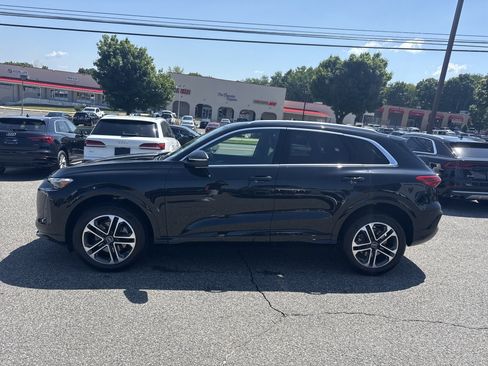 Certified 2025 Audi Q5 Premium Plus w/ Premium Plus AWD/4WD image 4