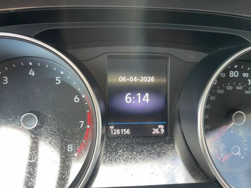 Used 2018 Volkswagen Tiguan S FWD image 15