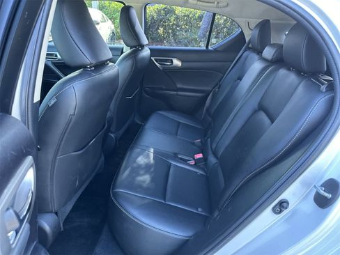 Used 2016 Lexus CT 200h image 15