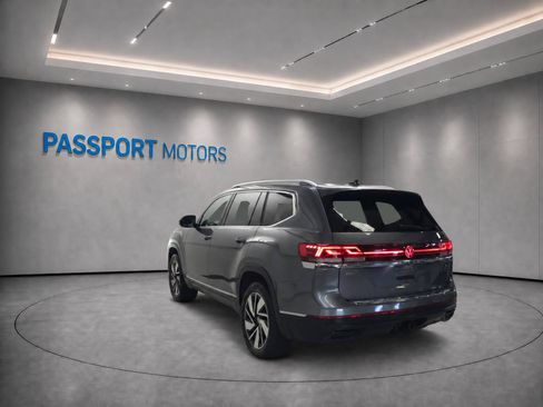 Used 2024 Volkswagen Atlas SEL AWD/4WD image 5
