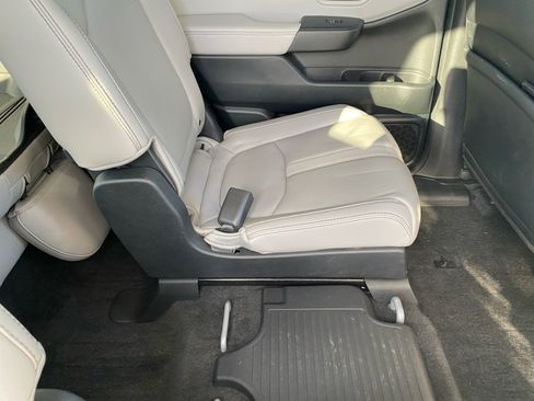 Certified 2023 Honda Pilot Touring image 33