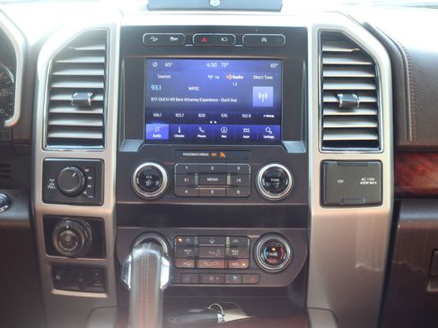Used 2019 Ford F150 King Ranch w/ Equipment Group 601A Luxury AWD/4WD image 18