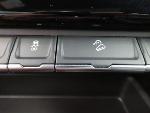 Used 2025 GMC Sierra 3500 AT4 image 70