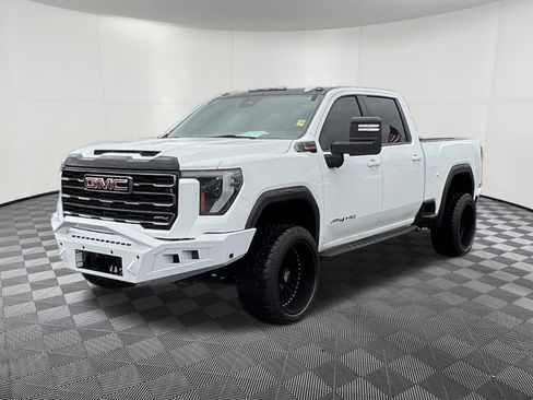 Used 2024 GMC Sierra 3500 AT4 w/ AT4 Premium Plus Package image 3