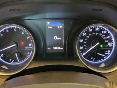 Used 2019 Toyota Camry LE FWD image 10