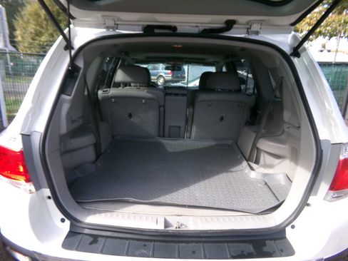 Used 2012 Toyota Highlander SE image 6