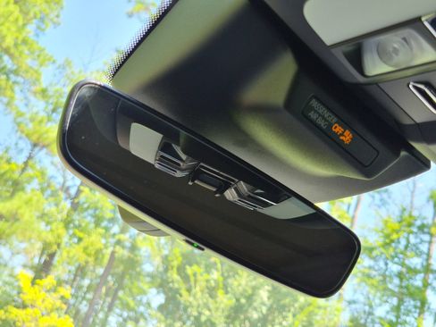 Certified 2026 Porsche Macan AWD/4WD image 19