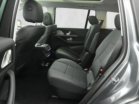 New 2026 Mercedes-Benz GLS 450 4MATIC image 21