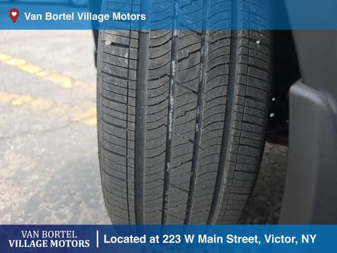 Used 2018 Toyota RAV4 Limited AWD/4WD image 32