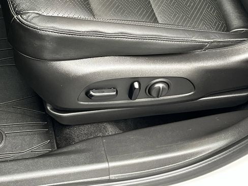 Certified 2021 Buick Encore GX Essence w/ Advanced Technology Package image 11