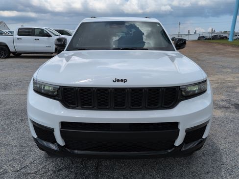 Certified 2024 Jeep Grand Cherokee L Limited w/ Black Appearance Package RWD image 7