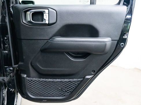 Used 2023 Jeep Wrangler Unlimited Rubicon 4xe AWD/4WD image 29