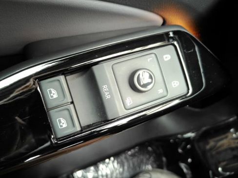 Used 2023 Volkswagen ID.4 Pro S RWD image 34