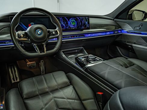 Used 2024 BMW i7 eDrive50 w/ M Sport Package RWD image 41