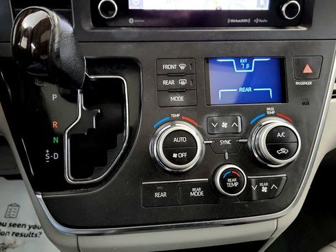 Used 2019 Toyota Sienna XLE w/ XLE Navigation Package AWD/4WD image 29
