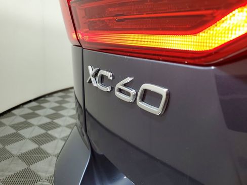 Certified 2023 Volvo XC60 B5 Ultimate w/ Climate Package AWD/4WD image 10