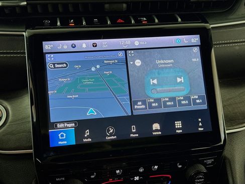 Used 2024 Jeep Grand Cherokee L Limited w/ Luxury Tech Group II image 18