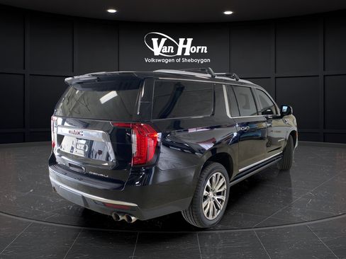 Used 2021 GMC Yukon XL Denali w/ Denali Premium Package AWD/4WD image 7