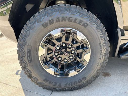 New 2025 GMC Hummer EV 2X w/ Extreme Off-Road Package AWD/4WD image 9