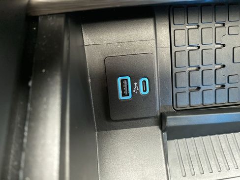 Certified 2024 Ford Expedition Limited image 31