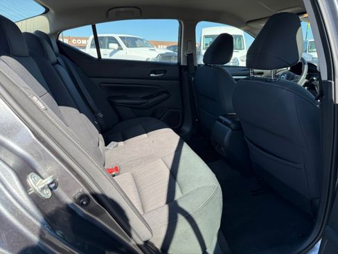 Used 2021 Nissan Altima 2.5 SV image 24