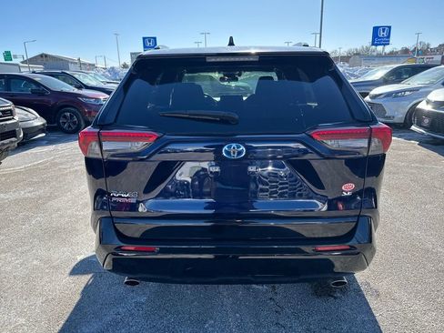 Used 2021 Toyota RAV4 SE image 6