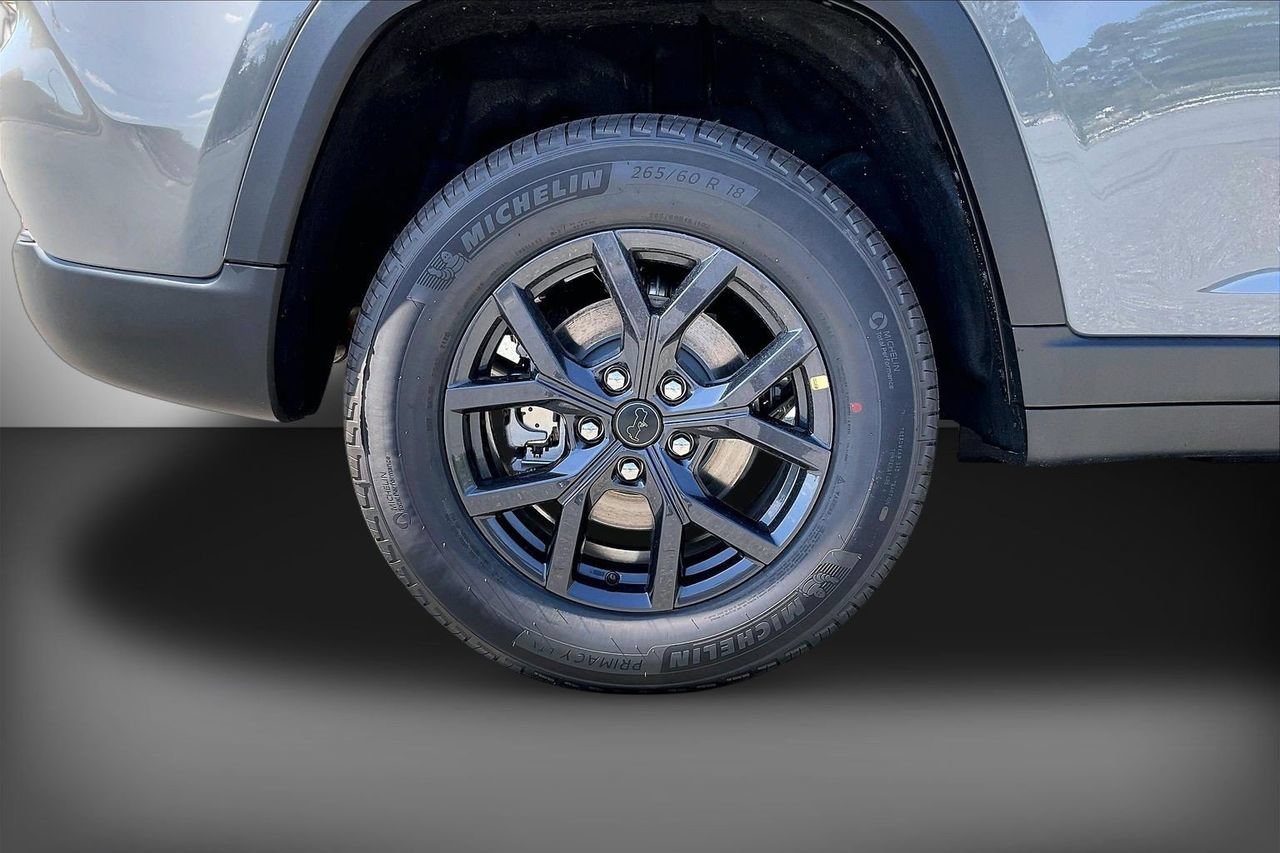 New 2027 Jeep Grand Cherokee Altitude AWD/4WD image 31