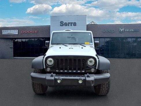 Used 2018 Jeep Wrangler Sport AWD/4WD image 2