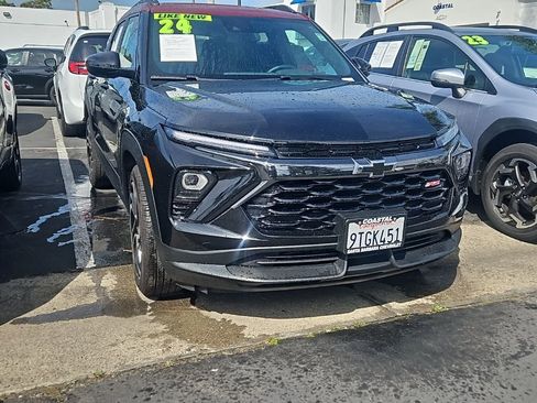 Used 2024 Chevrolet TrailBlazer RS w/ Driver Confidence Package image 2