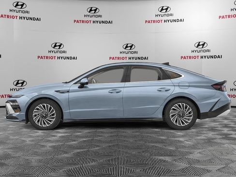 New 2026 Hyundai Sonata Limited FWD image 3