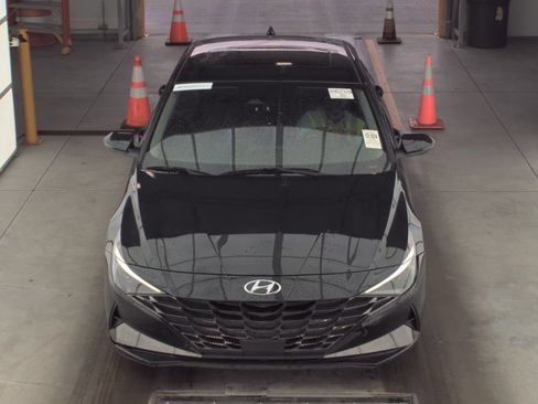 Used 2023 Hyundai Elantra Limited FWD image 2