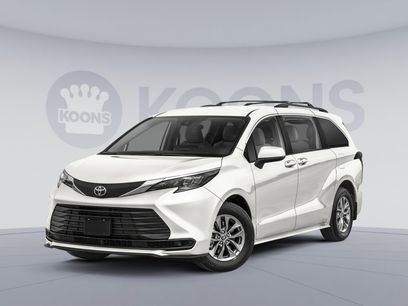 New 2025 Toyota Sienna LE