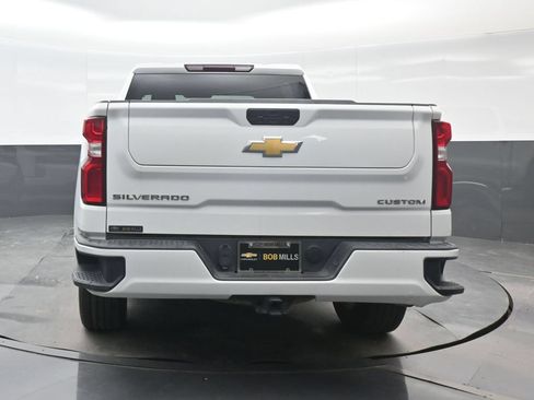 Used 2022 Chevrolet Silverado 1500 Custom AWD/4WD image 5
