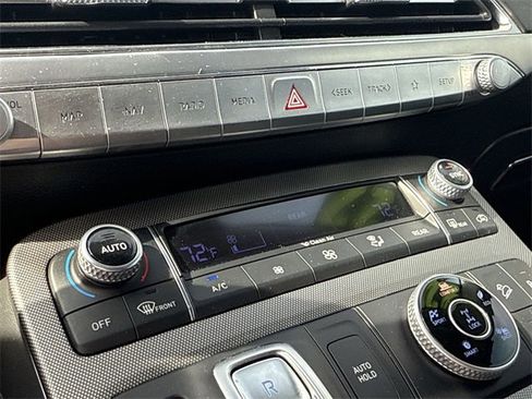 Certified 2022 Hyundai Palisade Limited w/ Winter Package image 18