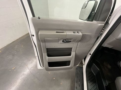 Used 2012 Ford E-350 and Econoline 350 XL w/ PWR Windows & Locks Group image 19