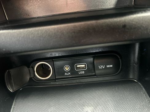 Used 2019 Kia Forte LXS FWD image 13