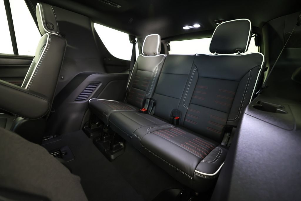 Used 2026 GMC Yukon AT4 Ultimate AWD/4WD image 15