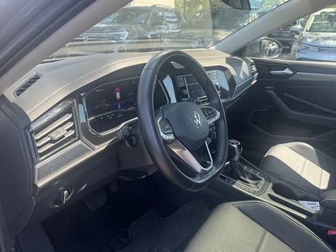 Used 2023 Volkswagen Jetta SE w/ Panoramic Sunroof Package FWD image 25