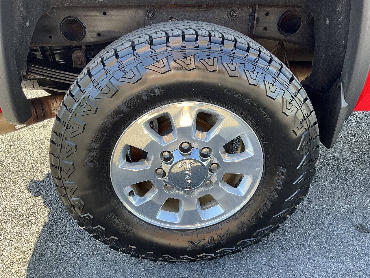 Used 2015 GMC Sierra 2500 SLT w/ Duramax Plus Package AWD/4WD image 39