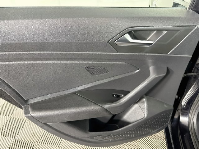 Used 2020 Volkswagen Jetta R-Line FWD image 23