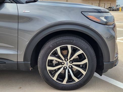 New 2026 Ford Explorer ST-Line w/ Premium Package RWD image 5