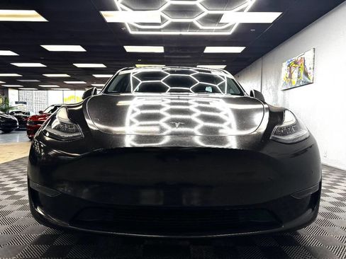 Used 2021 Tesla Model Y Long Range image 3